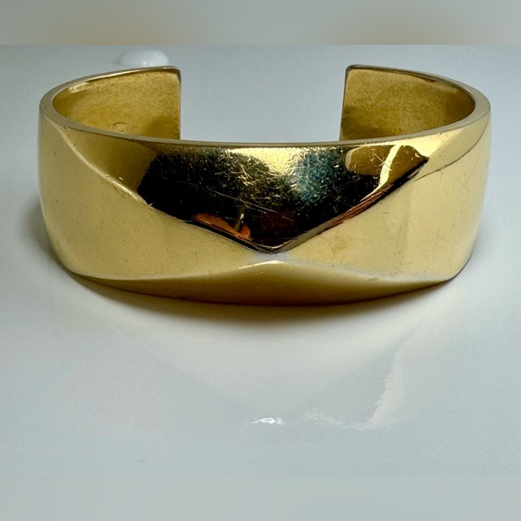 Signed St. John Cuff Gold-time Metal Cuff Bracelet - Picture 3 of 9